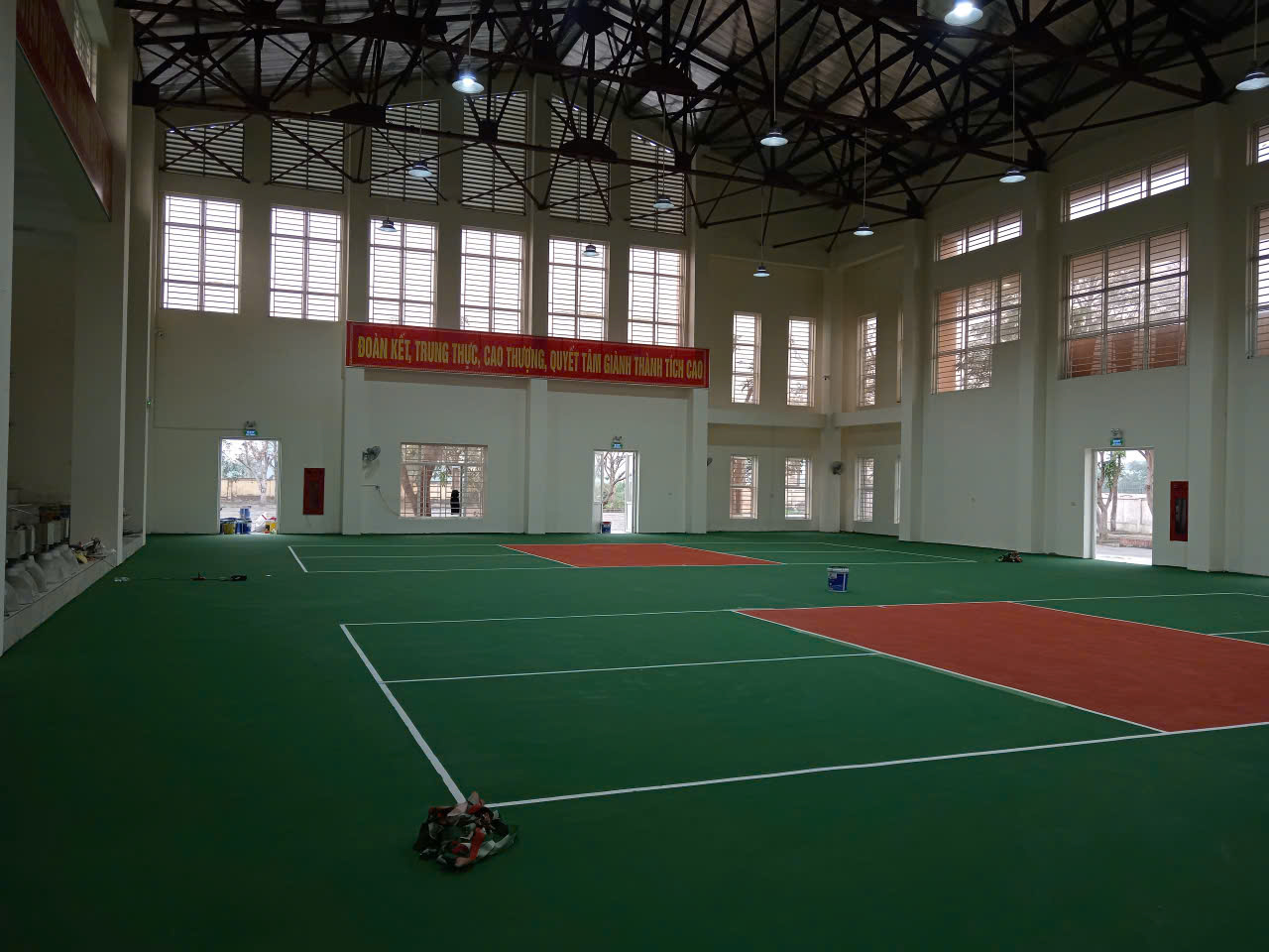 Thi công sân Pickleball đạt chuẩn thi đấu trong nhà tại Vinh Nghệ An